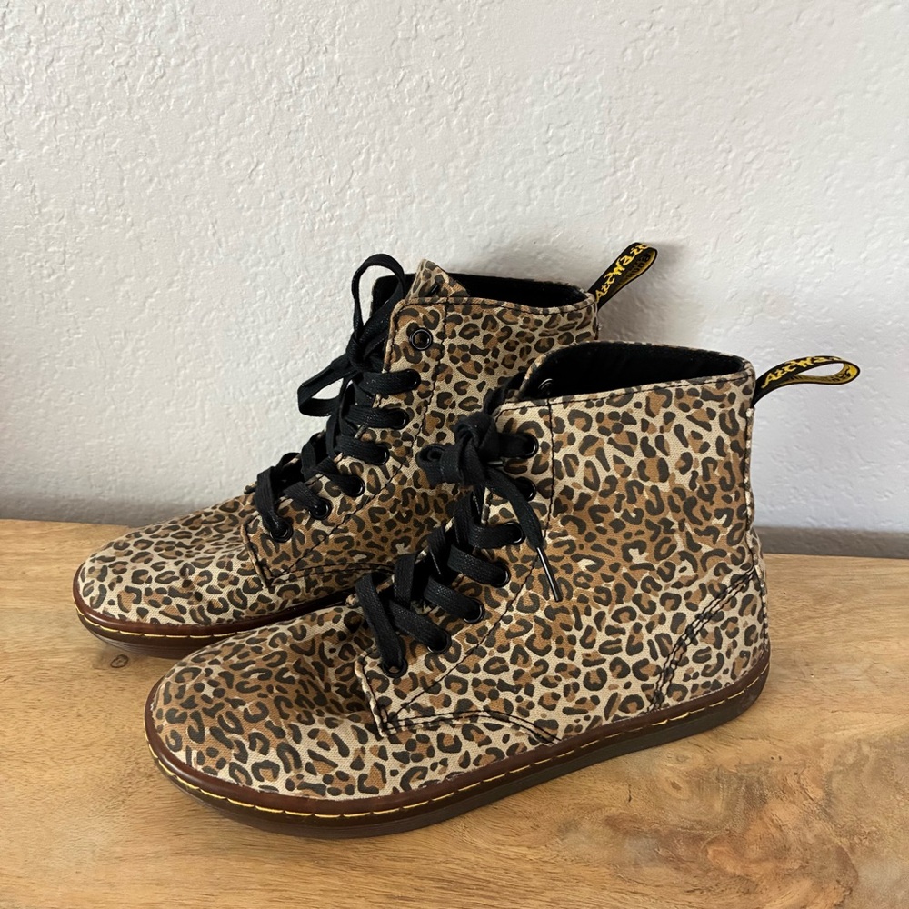 Dr. Martens Hackney Tan Zaire Canvas Leo Print Canvas Boot Womens Size US 7 UK 5